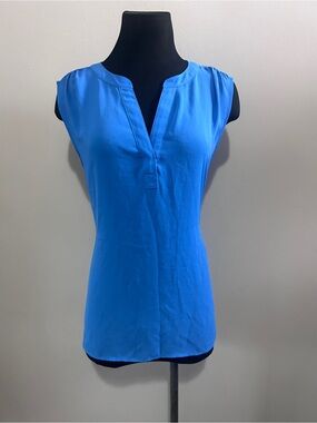 Chaus New York Sleeveless Blouse XL Blue Split Neck Career Office Top